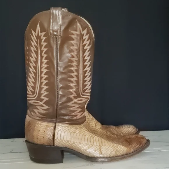 Cowtown Back-Cut Python Snakeskin Cowboy Boots in Men's size 12 D - Picture 6 of 17